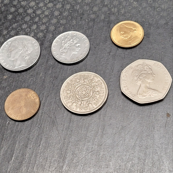 Set of six collectable coins - Picture 4 of 6
